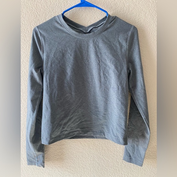 Lululemon Back Up Top 4 6 Gray Cutout Long Sleeve Workout Shirt Crew Neck - Picture 2 of 4